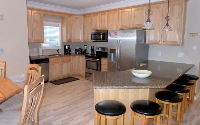 Oc820 Wesley Ave 1st-floor