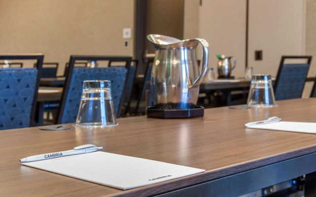 Cambria Hotel Phoenix Chandler - Fashion Center