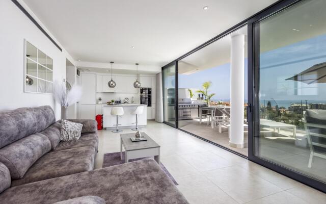 Ivy in Fuengirola with 2 bedrooms and 2 bathrooms