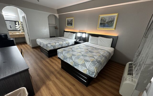 Motel 6 Alvarado, TX