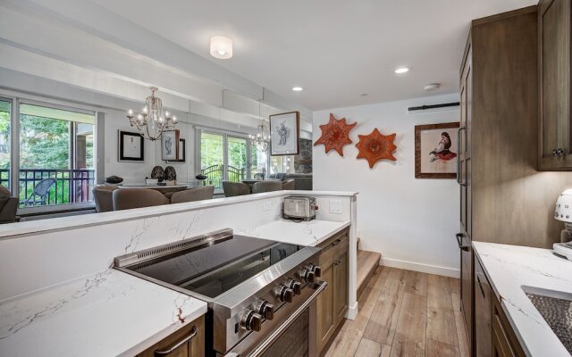 2 BR Next to Eagle River in the Heart of Vail by RedAwning - Save 20% on 7+ Nights!