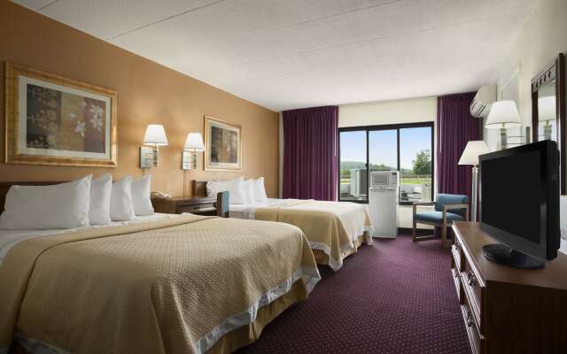 Ramada by Wyndham Pittsburgh/New Stanton