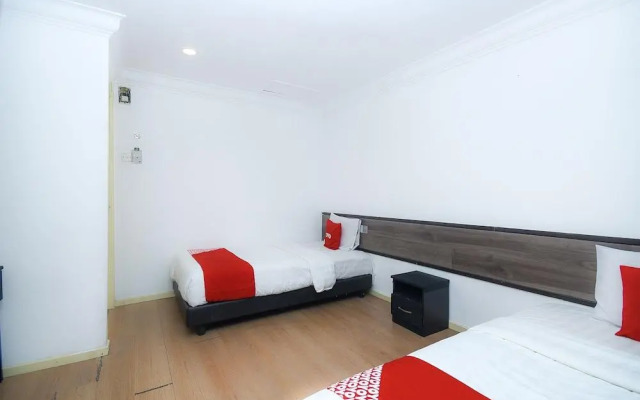 River Inn by OYO Rooms
