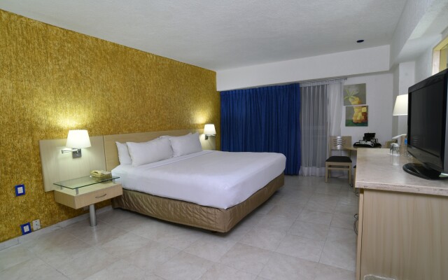 HS HOTSSON Hotel Acapulco