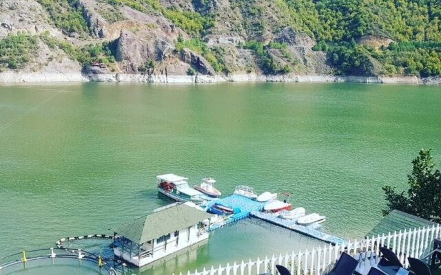 Marina Hotel