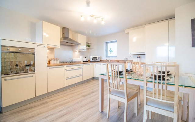 Luxury Riverview City Centre Apartment