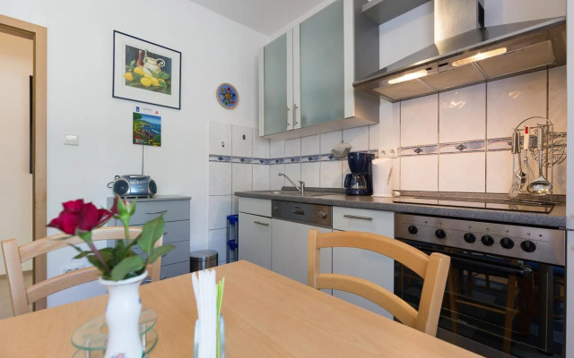 Apartment Twisting By The Private Pool