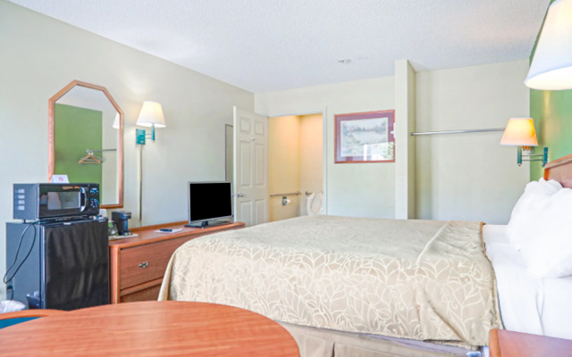 Economy Inn By OYO Ashburn