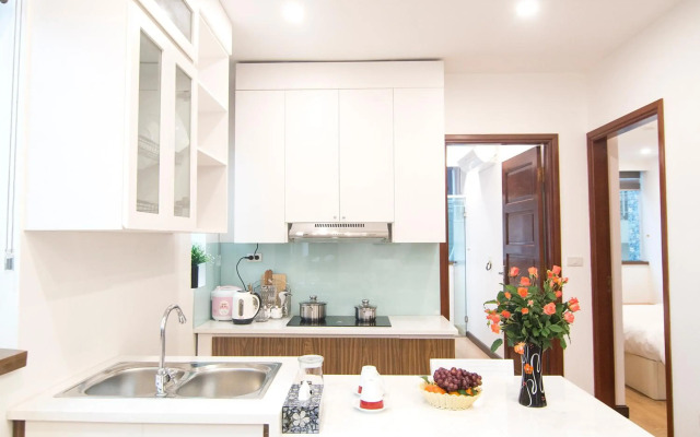 Canary Hotel & Apartment