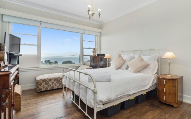 Mornington Bayside Pearl