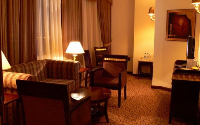 Gloria Hotel & Suites