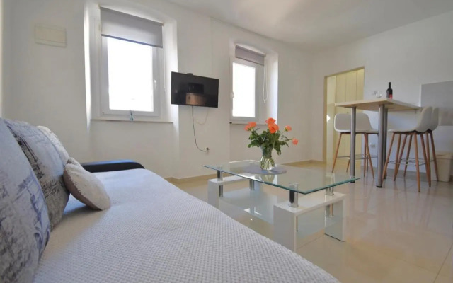 City Centre Apartment with terrace 2