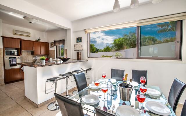 Protaras Holiday Villa Av6