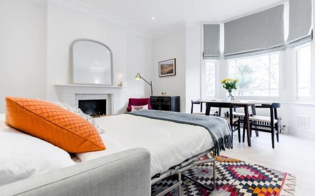 Designer 2 Bed on Hampstead High St