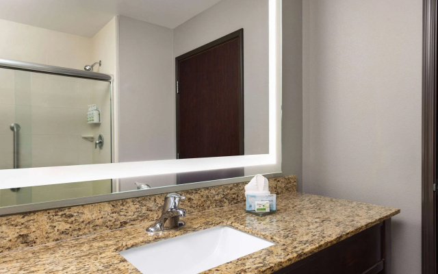 La Quinta Inn & Suites by Wyndham Sioux Falls