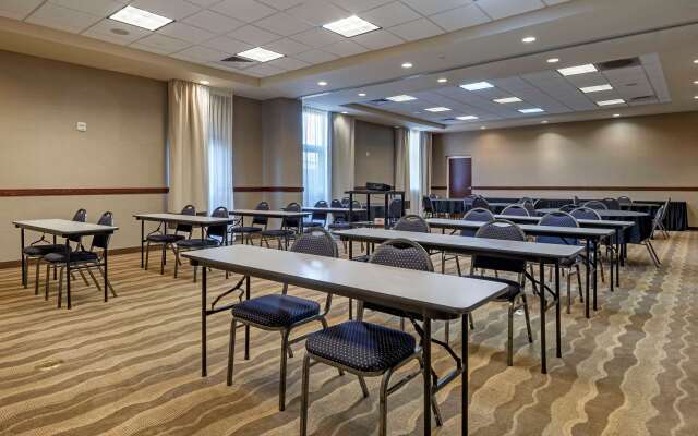 Comfort Suites Huntersville near Lake Norman