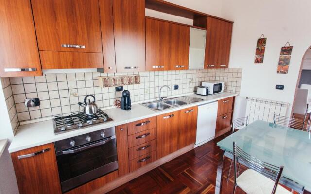 Domus Leonardo-Private Free Parking