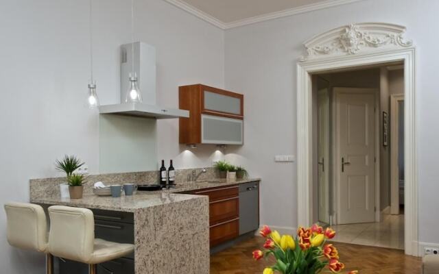 Holec Apartments