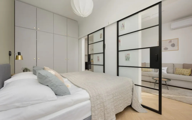 Subtle Apartment in Warsaw by Renters