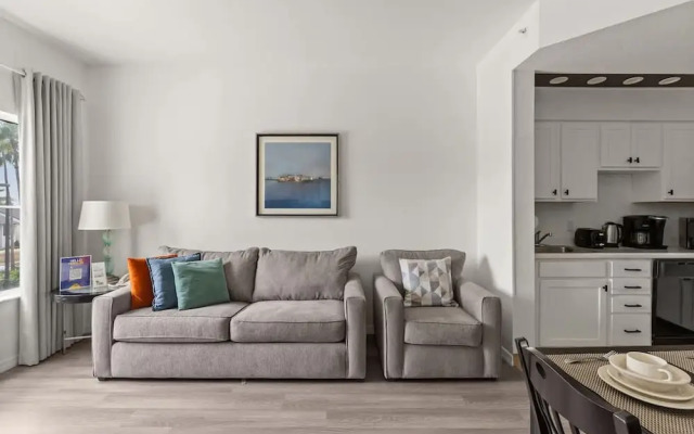 1BR Free Shuttle to Disney Parks