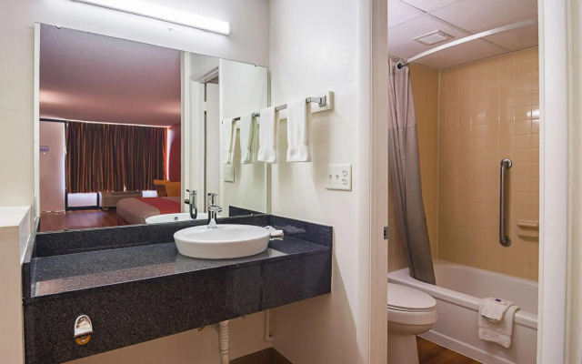 Motel 6 Cleveland, TN