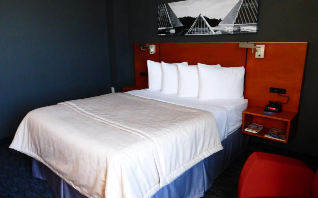 Travelodge by Wyndham Edmonton West
