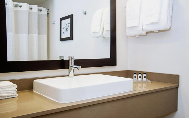 Country Inn & Suites by Radisson, Milwaukee West (Brookfield), WI