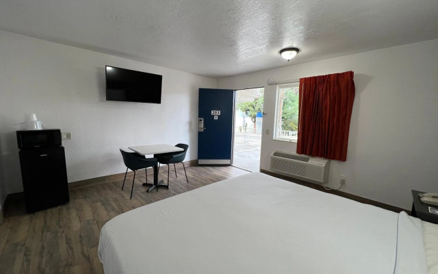 Motel 6 Orange, CA - Anaheim