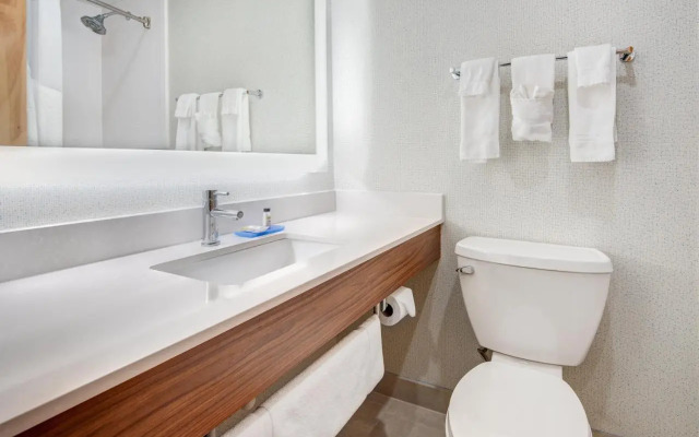 Holiday Inn Express West Long Branch