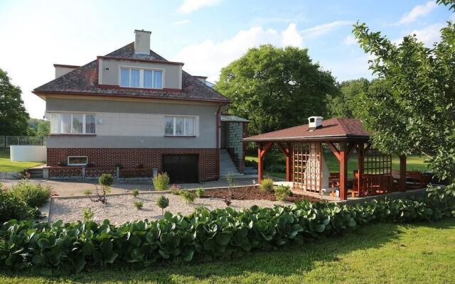 Cottage Near the Forrest Kovac