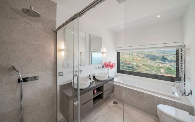 Luxury dream villa, magnificent 360º views of hills, coast and sea | Seacrest