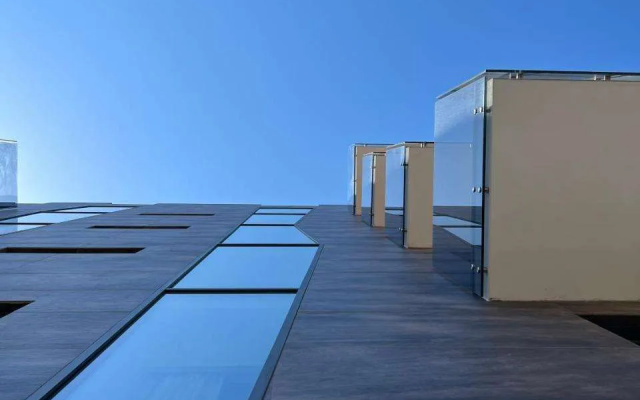 Glass House - Smart Rooms  Parking
