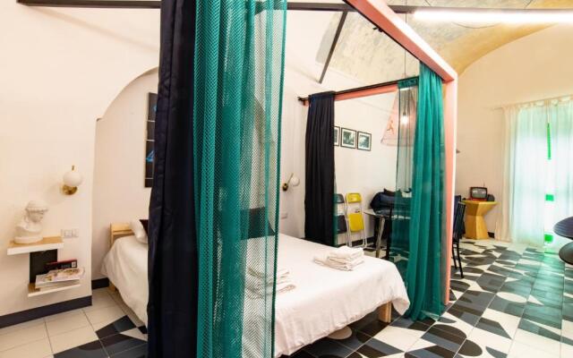 Balloon Design Studio Apartment