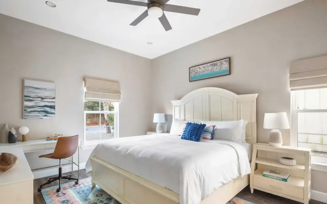 Sleeps 18! Private Pool, Hot Tub, Near Beach Miramar Dream House by Avantstay