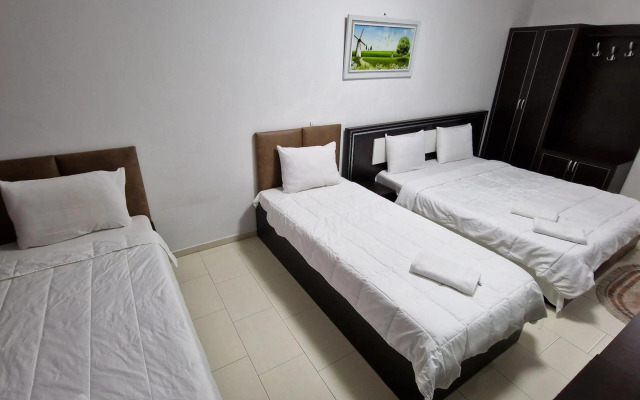 Hotel Yal Restaurant