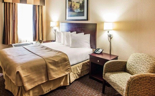 Quality Inn & Suites Peoria North