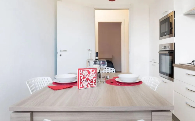 Parma Railway Station Apartment with Garage