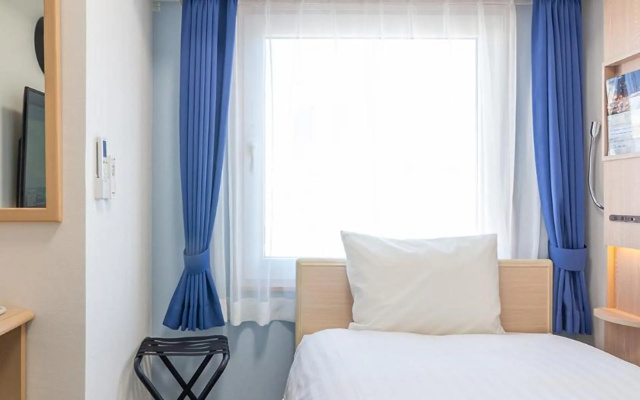 Toyoko Inn Yokohama-Eki Nishi-Guchi – Guest Rooms – Yokohama
