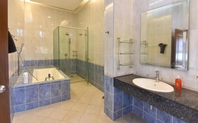 A Spacious & Cozy 5BR Unit in Ampang FREE Parking