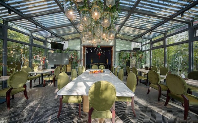 Leliving Butterfly Resort Lijiang