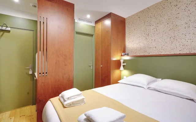 Chic Studio for 2 People - Republique
