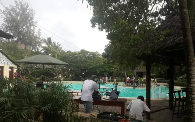 Makuti Villas Resort