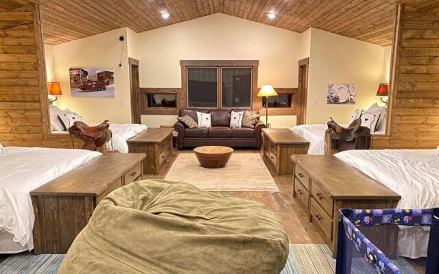 Yellowstone Crossing Lodge