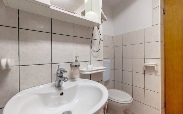Apartments and Room Rukonic