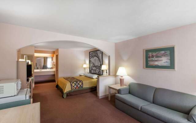 Super 8 by Wyndham Jasper TX