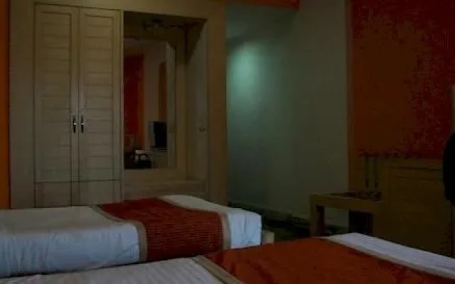 Plaza Palace Hotel