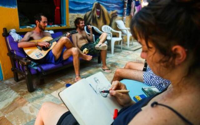 SUEñO PROFUNDO HOSTEL