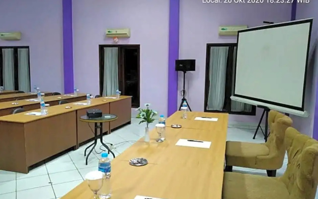 Hotel Signature Mandala Kencana