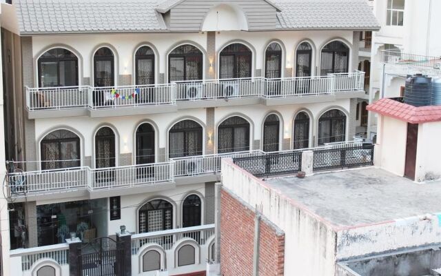 Oyo 2749 Hotel Vedas