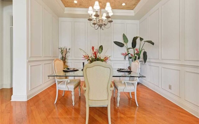 Royal Swan - Three Bedroom Home
